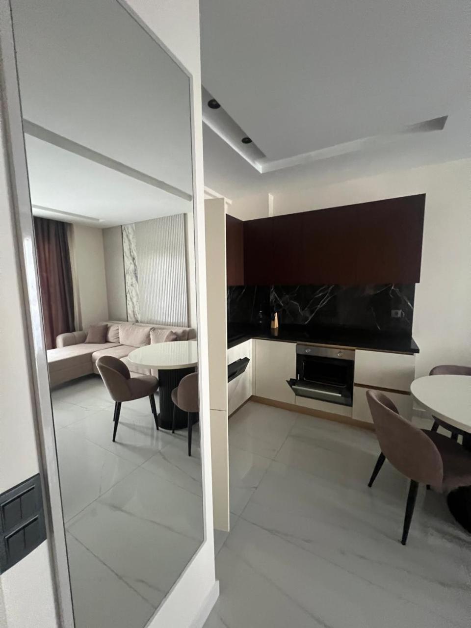 Cleopatra Home-38